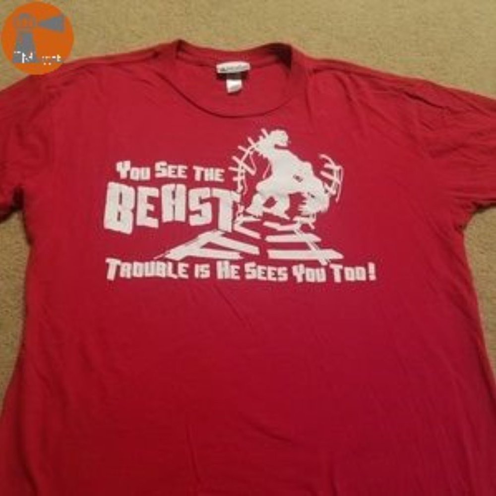 Disney Parks T-shirt Red Large Animal Kingdom Everest